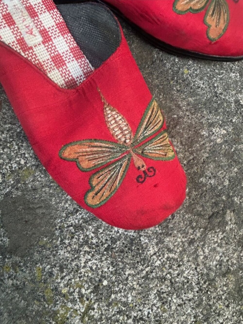 April Cornell Red Dragonfly Embroidered Slides Mules Size 39 - Picture 8 of 10